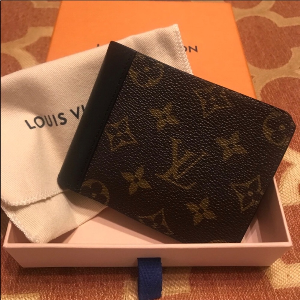 Men’s LV Damier wallet